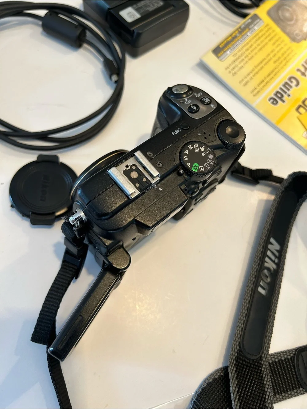 Nikon Coolpix 5400 - Untested - Read